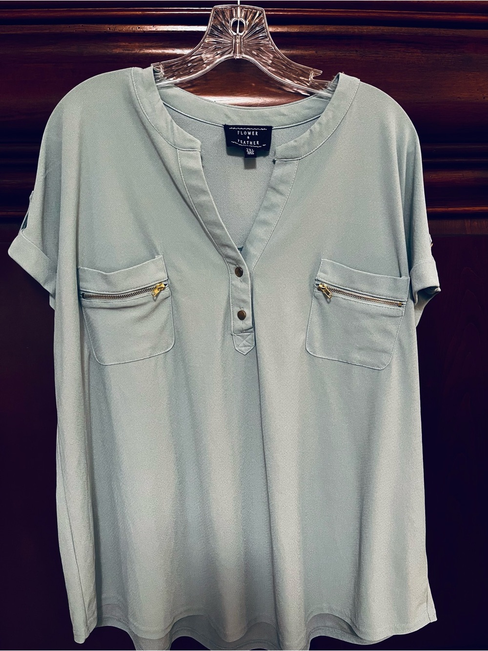 Flower & Feather Light Green Short Sleeve Front Pocket Zipper  Blouse 2X